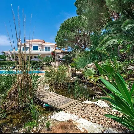 Sleeps 10 Pool Air Con T479956